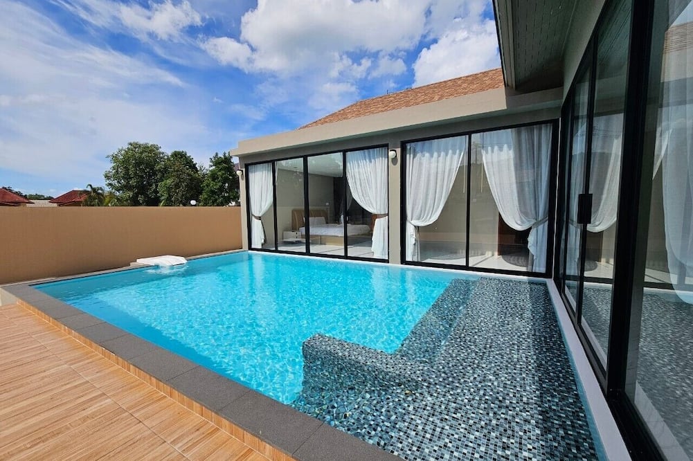 Baan First Pool Villa