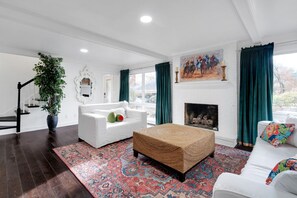 Smart TV, fireplace, ping pong