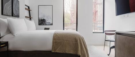 Iron/ironing board, WiFi, bed sheets