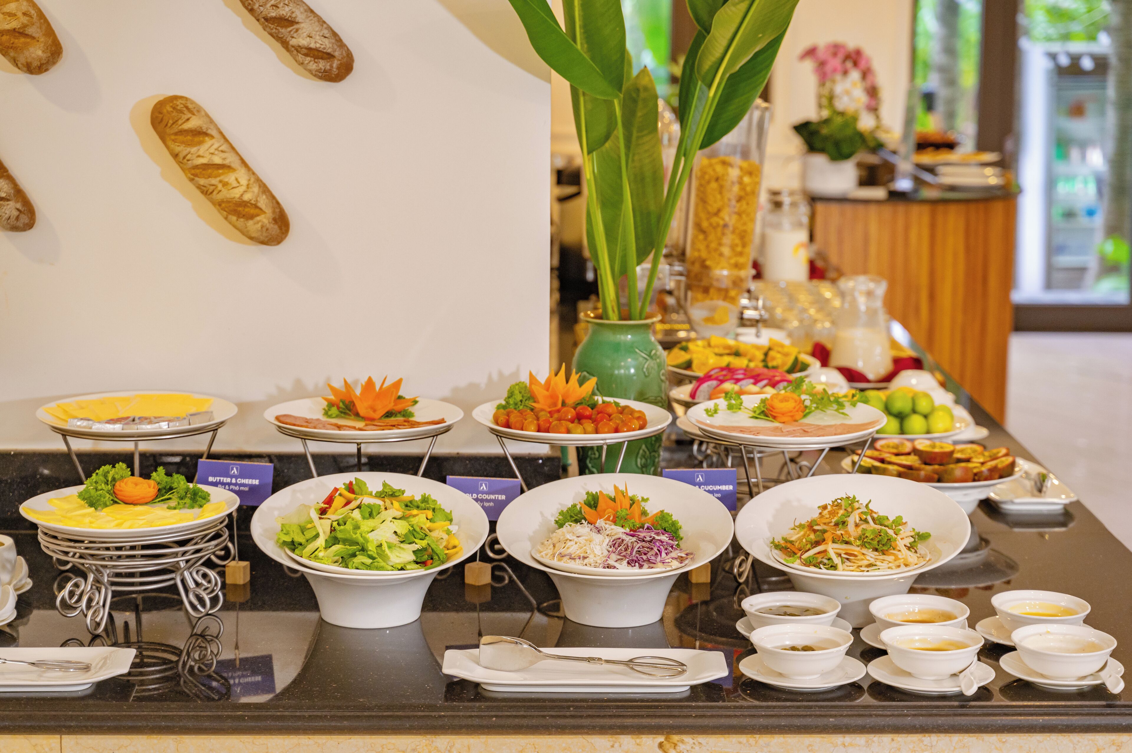 Free daily buffet breakfast