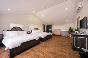 Memory-foam beds, in-room safe, blackout curtains, soundproofing - JM Hoi An Beach Hotel (Da Nang)