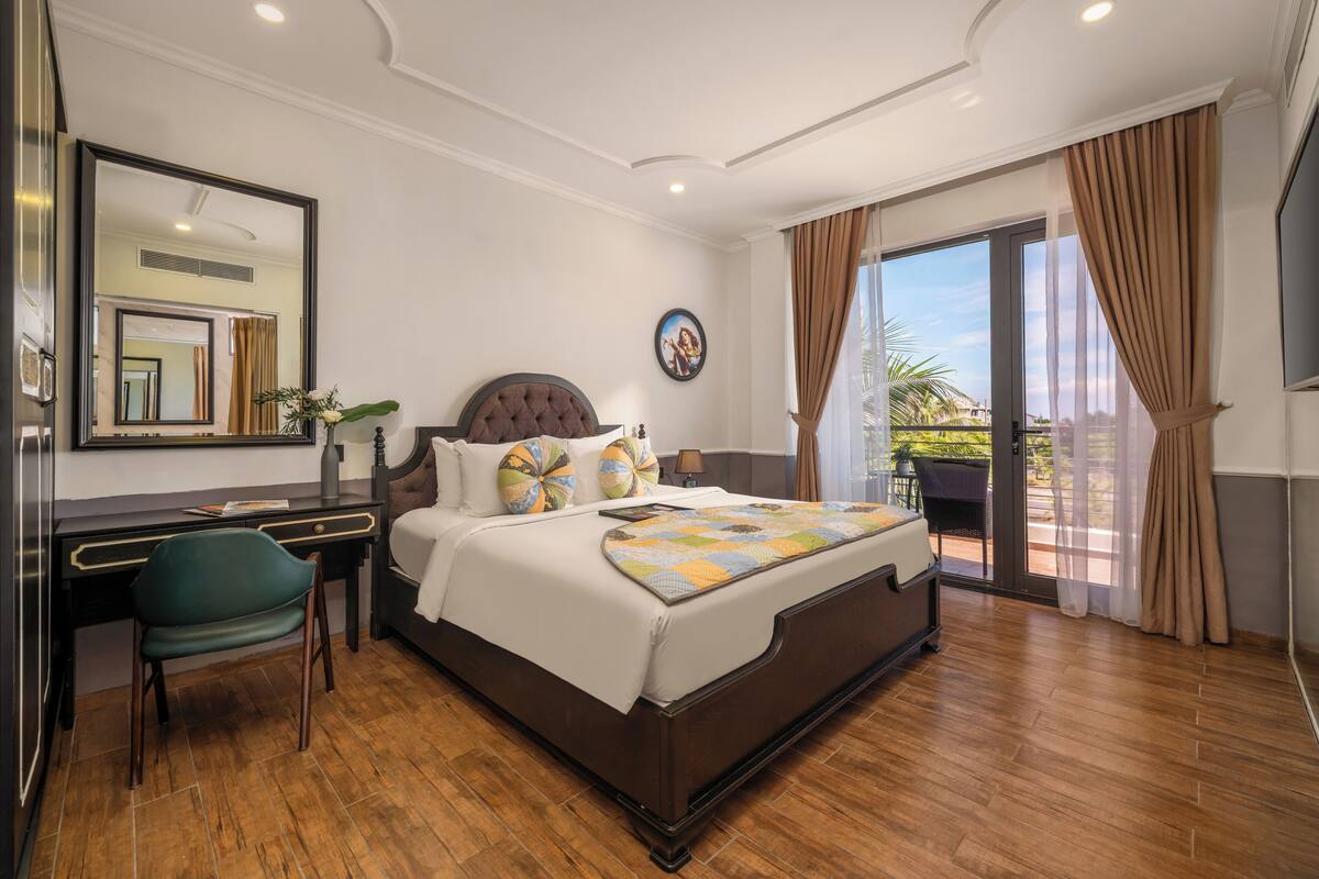 Perhehuoneisto, keittiö, rantanäköala | Memory foam -patjalliset sängyt, tallelokero huoneessa, pimennysverhot