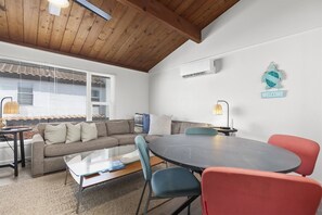 Dining - 7 Blocks to the Beach with Firepit, Grill, & Stocked Kitchen (San Diego)