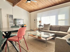 Smart TV - 7 Blocks to the Beach with Firepit, Grill, & Stocked Kitchen (San Diego)