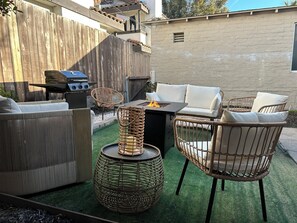 Outdoor dining - 7 Blocks to the Beach with Firepit, Grill, & Stocked Kitchen (San Diego)
