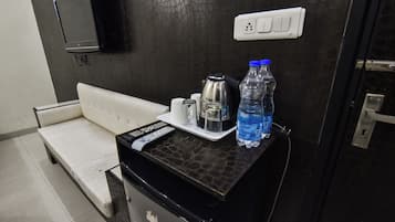 Espacio para trabajar con laptop y wifi gratis