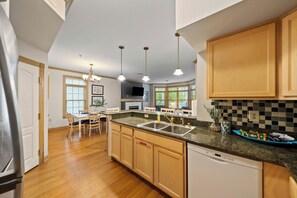 Private kitchen - Breezy Beach - Villa 75 Steps from Lake Michigan (Sheboygan)