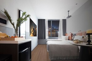 Superior Twin Room, City View