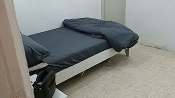 2 bedrooms, iron/ironing board, WiFi