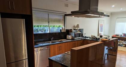 Furnished room off Main St Hahndorf