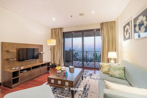 Luxury Apartment, Sea View | Living area