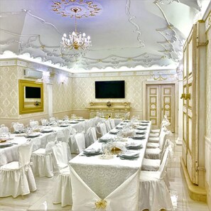 Banquet hall