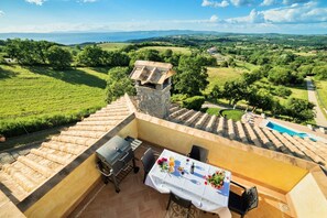 Outdoor dining - Dimora delle Colline Eterne, exclusive villa breathtaking views of Lake Bolsena (Montefiascone)