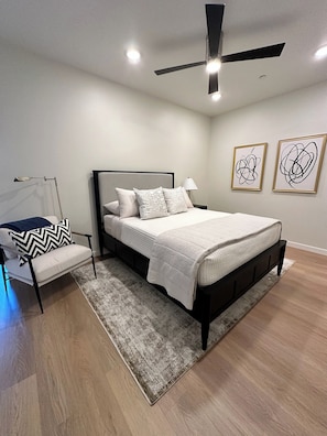 1 bedroom, desk, iron/ironing board, travel cot - Hotel-like residence with full kitchen, large patio, pet friendly, free parking (San Diego)