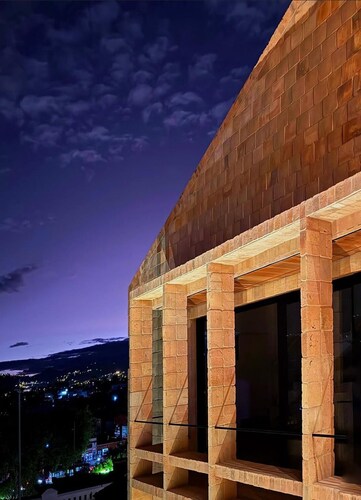 Cozy, centricand styled 2-bedroom apartment in enchanting Cuenca