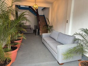 Living area - FAMILY HOUSE, ATITLAN LAKE VIEW - CASA REFUGIO DEL LAGO / SAN PEDRO LA LAGUNA (SAN PEDRO LA LAGUNA)