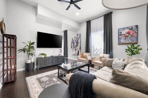 Smart TV, books