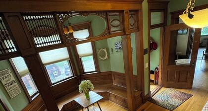 Fountain Lake Victorian-Spacious 6 bedroom home on the lake in lovely Albert Lea