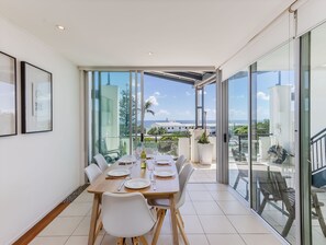 Luxury Apartment, 3 Bedrooms, Sea View, Oceanfront | Dining room