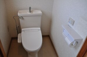 Hair dryer, towels, toilet paper - Onomichi Yasuraginoyado Seeso (Onomichi)