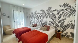 3 dormitoris, planxa i posts de planxar, un bressol de viatge i wifi 