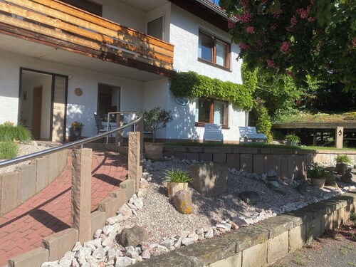 Ferienwohnung 'Klein Und Fein' mit privater Terrasse, privatem Garten und Wi-Fi