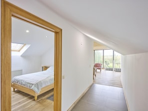 2 bedrooms, internet