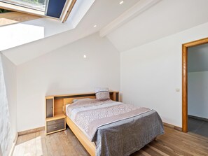 4 makuuhuonetta, internet