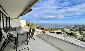 Outdoor dining - 3 Rooms 6 People (Begur)