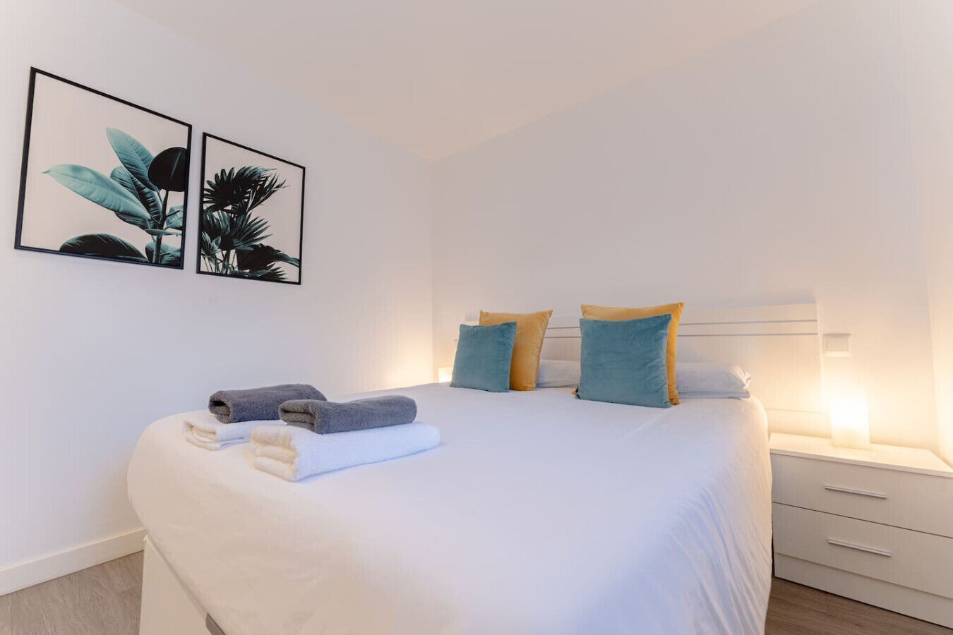 2 chambres, fer et planche à repasser, Wi-Fi, draps fournis