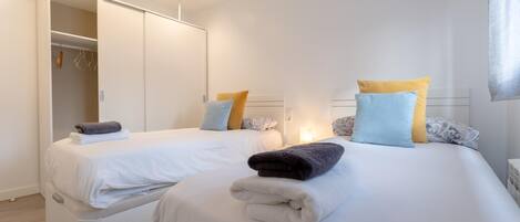 2 chambres, fer et planche Ă  repasser, accĂšs Ă  Internet, literie fournie