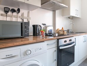 Fridge, microwave, oven, coffee/tea maker