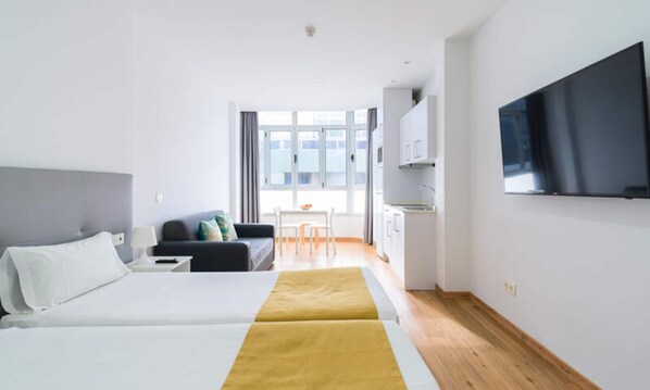 Iron/ironing board, bed sheets - Studio in Las Palmas de Gran Canaria (Las Palmas de Gran Canaria)