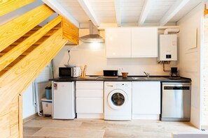 Fridge, microwave, dishwasher, coffee/tea maker