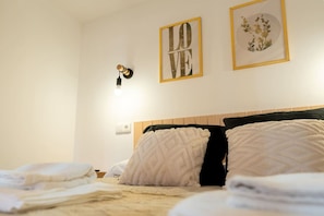 WiFi, bed sheets