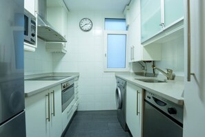 Réfrigérateur, micro-ondes, four, lave-vaisselle