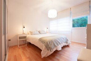 2 عدّة غرف نوم وخدمة الإنترنت