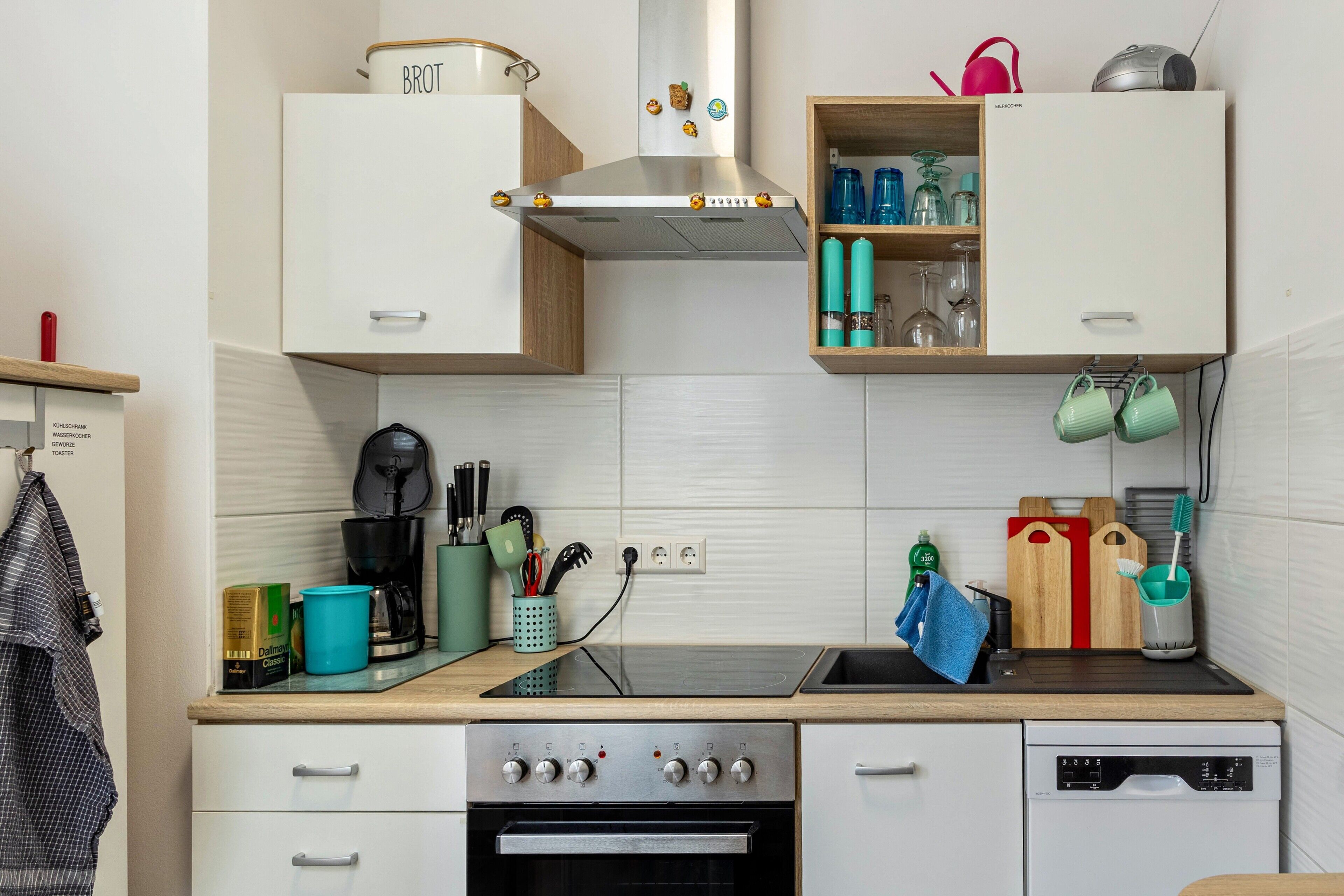 Kühlschrank, Mikrowelle, Geschirrspüler
