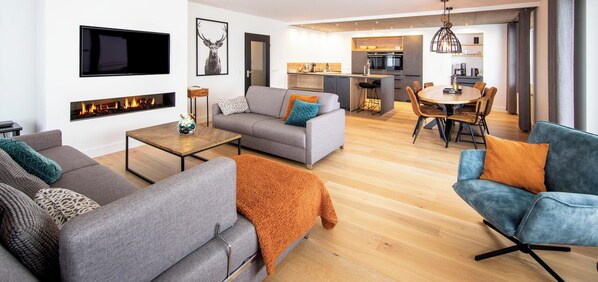 Televisión, chimenea y tenis de mesa 