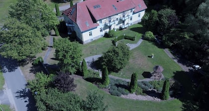 Ferienwohnung 'Rosenduft' mit Gemeinschaftsgarten, Balkon und Wi-Fi