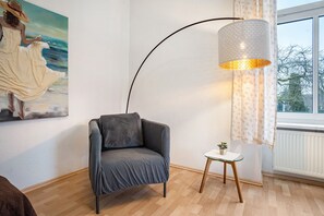 Interior - Apartment 'Landhaus 5' with Shared Garden, Balcony and Wi-Fi (Groß Plasten)