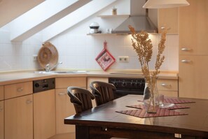 Dining - Apartment 'Gutsfrau 14' with Shared Garden and Wi-Fi (Groß Plasten)