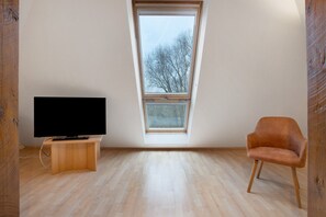 Interior - Apartment 'Gutsfrau 14' with Shared Garden and Wi-Fi (Groß Plasten)