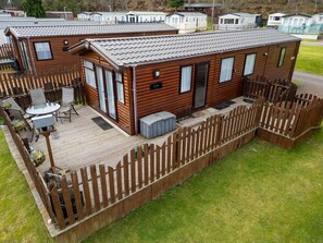 Exterior - Monarch by Interhome (Aviemore)