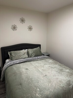 2 habitaciones, wifi gratis y ropa de cama 