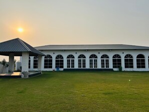 Front of property - The Ashoka Farms & Resort (Gurugram)