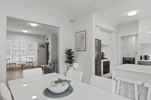 Beachside 3-Bed Retreat with BBQ & Garage