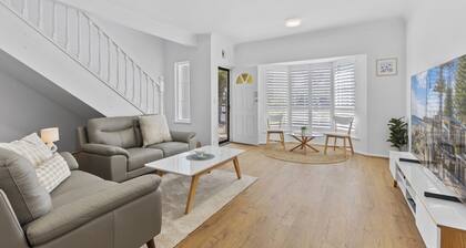 Coastal 3-Bed House with BBQ and Private Courtyard