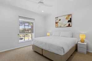 3 bedrooms, iron/ironing board, WiFi, bed sheets
