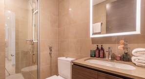 Apartment, Balcony | Bathroom | Towels